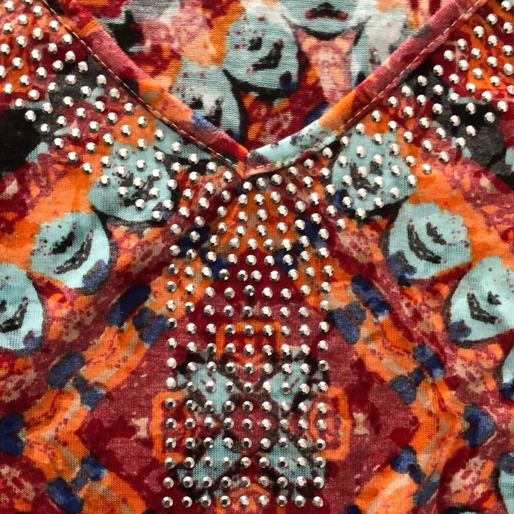 Worn once - INC INTERNATIONAL CONCEPTS Cold Shoulder Graphic Blouse - Picture 3 of 7